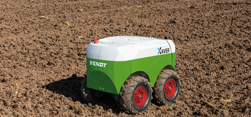 Autonomous seeding and planting robots can plant crops in smart farms without human intervention.