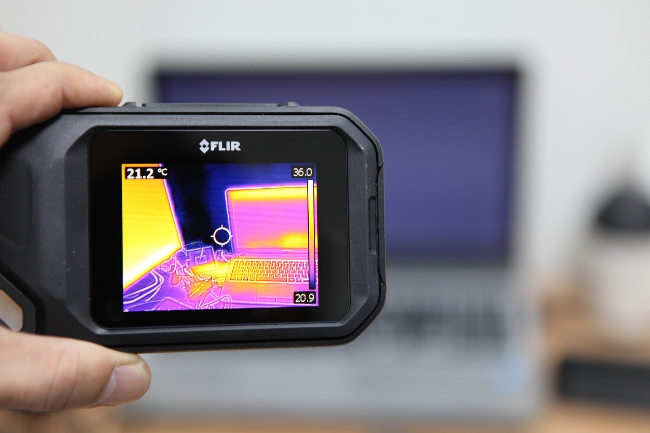 https://www.smlease.com/wp-content/uploads/2020/09/thermal-imaging-camera.jpg