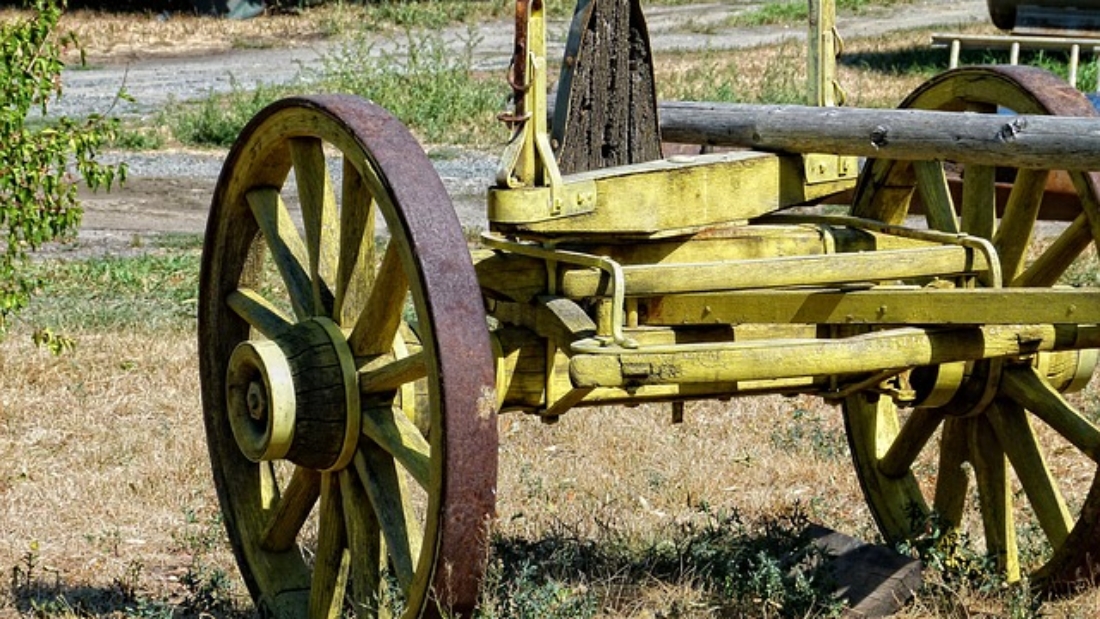 this image shows a wheel and axle simple machines